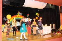 Spektakl teatralny ,,Gdzie mieszka szczęście?” w wykonaniu wychowanków zajęć teatralnych w Pałacu Młodzieży w Tarnowie